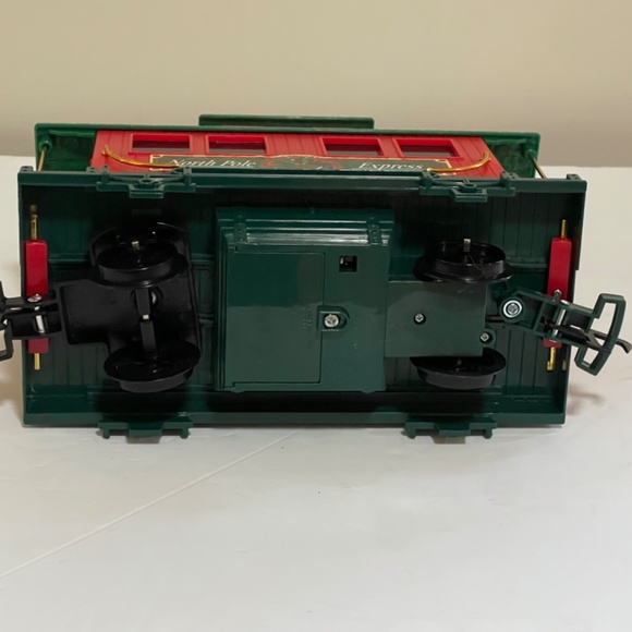 Eztec G-Scale Christmas North Pole Express Caboose Train Railroad Car - Picture 2 of 6